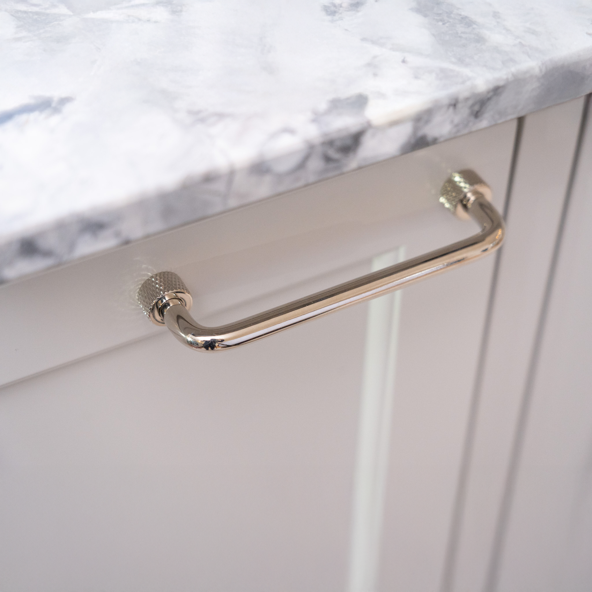 Trianglen • Køkkengreb, blank forniklet