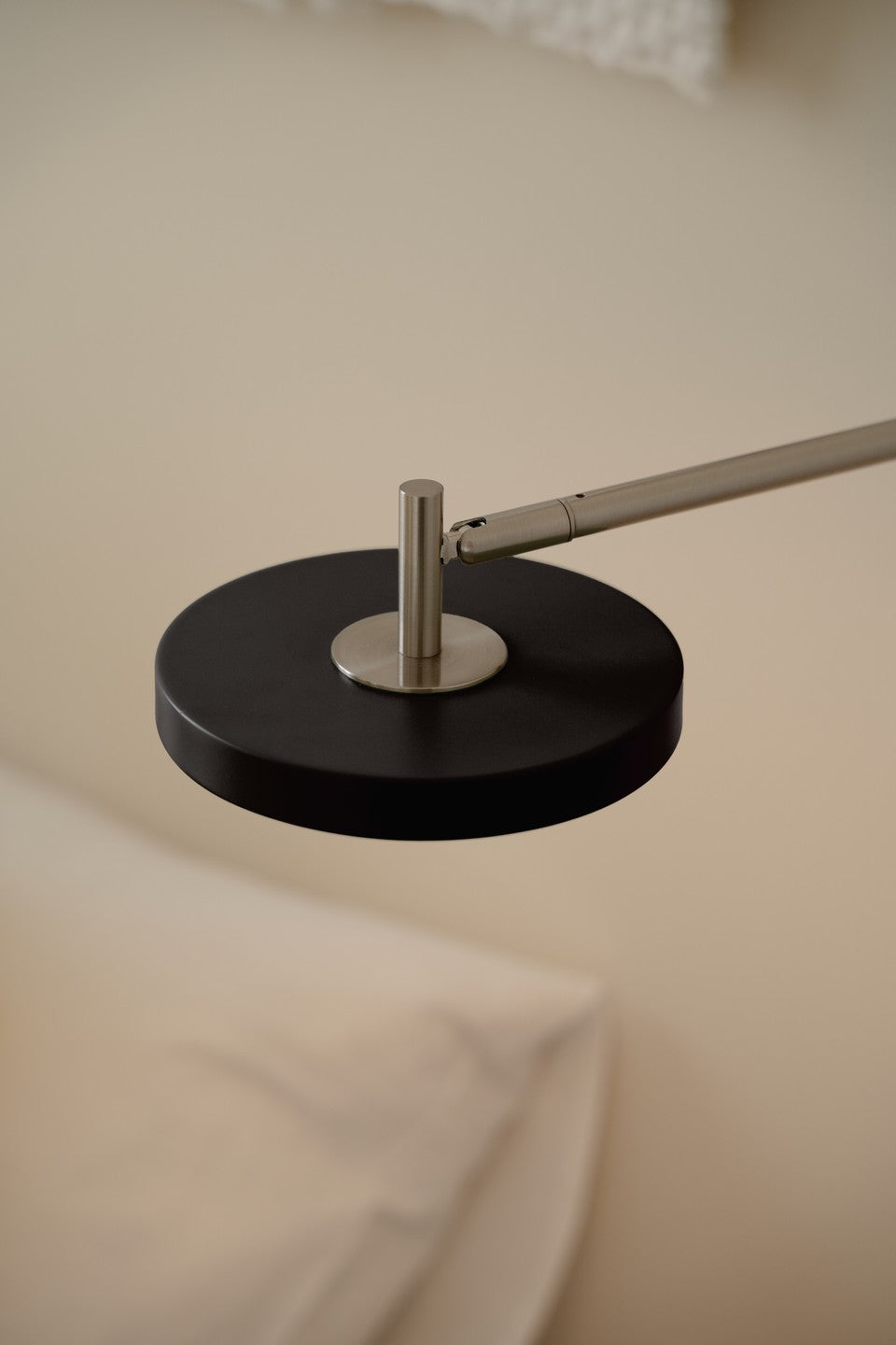 Asteria Wall væglampe, sort og stål • UMAGE - Copenhagenhomedesign