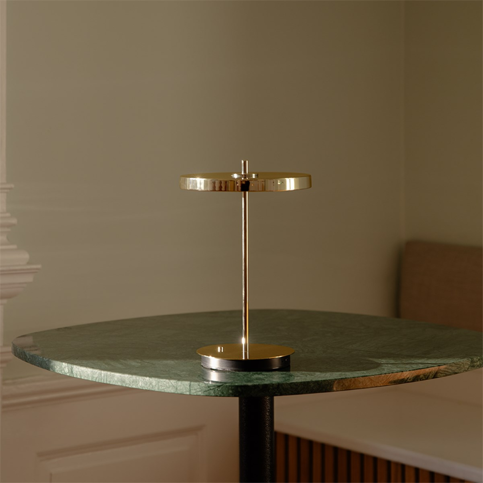 Asteria Move Monochrome, portable bordlampe, poleret messing • UMAGE