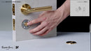 Cross toiletbesætning i rustfri stål med Diamond cut mønster - c/c 27 mm  • Buster + Punch