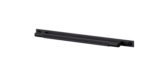 Linear greb i sort aluminium med bagplade og linjeret mønster  • Buster + Punch