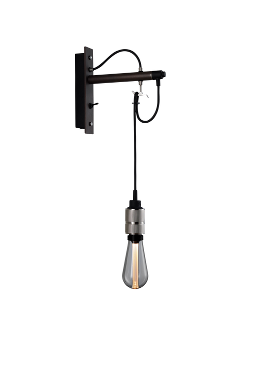 Hook wall Nude væglampe i graphite og rustfrit stål  • Buster + Punch