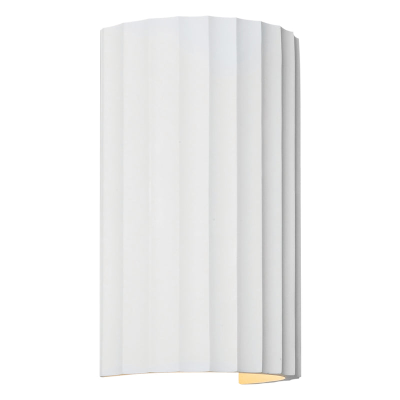Elegant hvid væglampe med buede nedadgående linjer. Lampen har både opadvendt og nedadvendt lys.