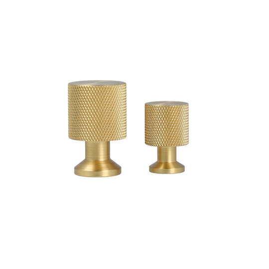 Nyboder • Møbelknop med diamond cut, messing uden lak