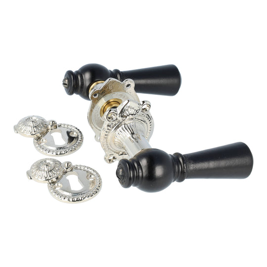 Østerbro dørhåndtag i sort træ inkl. roset og nøgleskilt med klap i krom