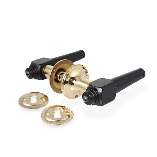 Svanemølle dørhåndtag i sort træ inkl. roset og nøgleskilt i blank messing uden lak