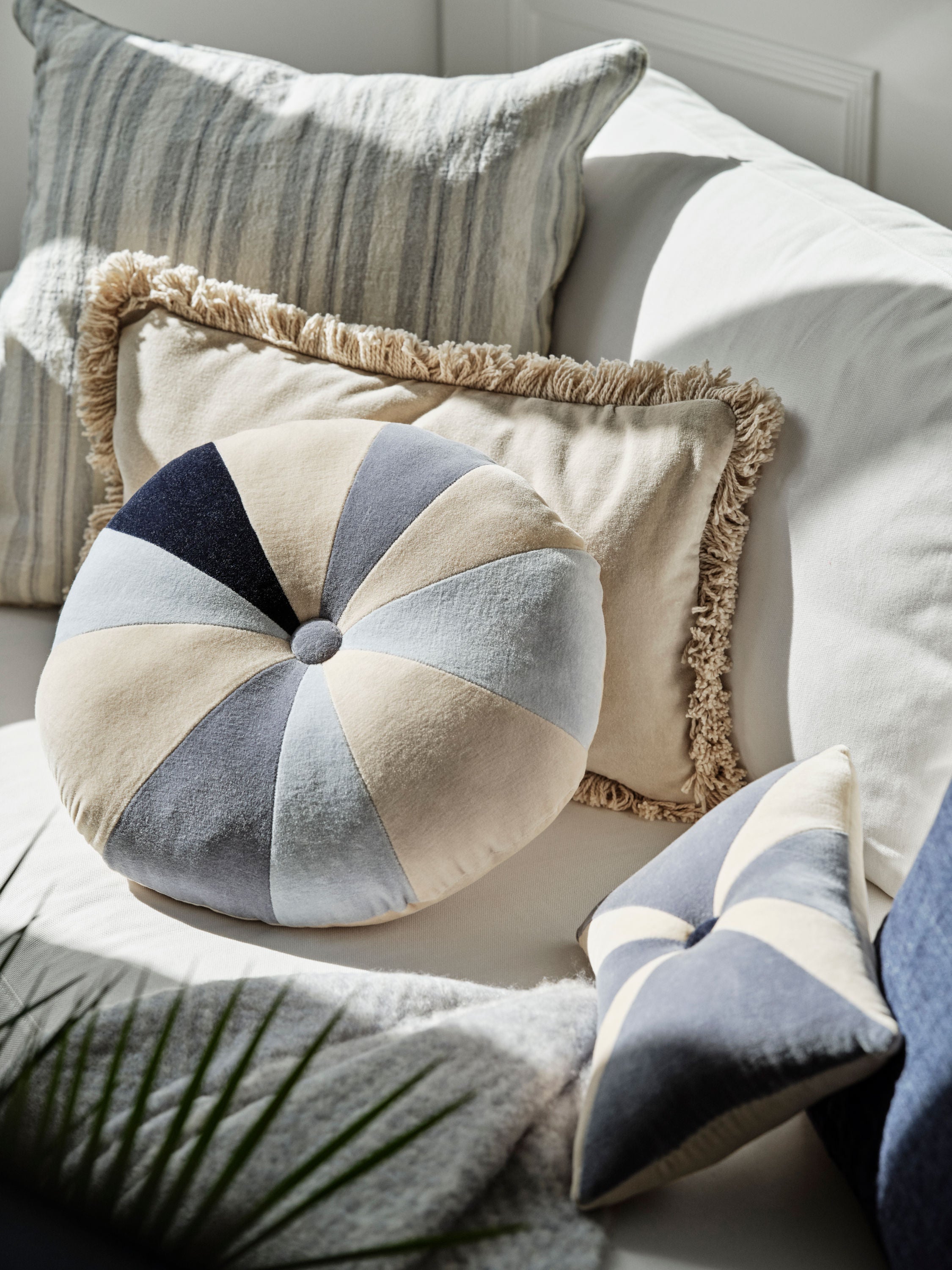 Marlen Velvet pudebetræk med frynser - CREAM • Cozy living